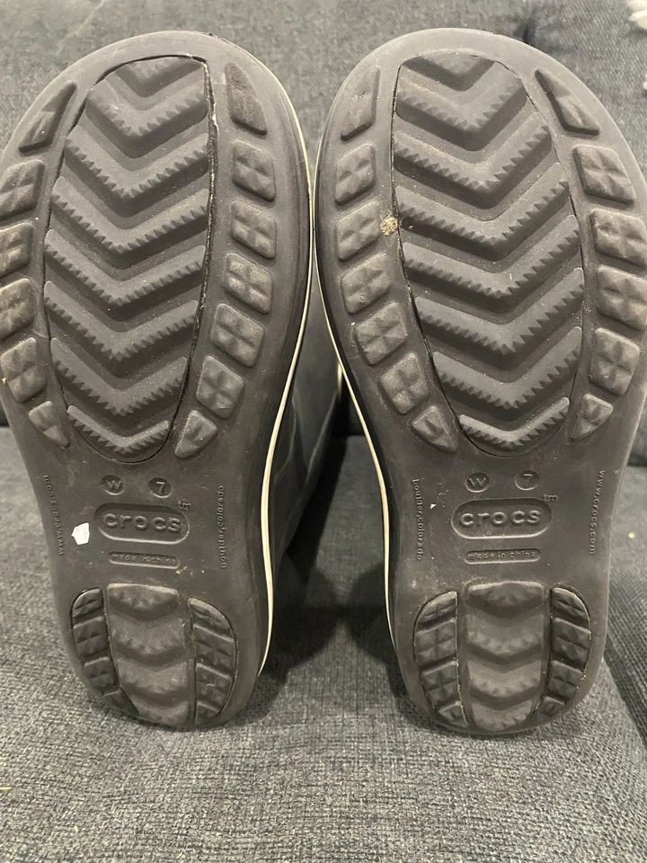 Botas de chuva Crocs Crocband Jaunt feminina borracha preta impermeável panturrilha média tamanho 7 - Imagem 4 de 4