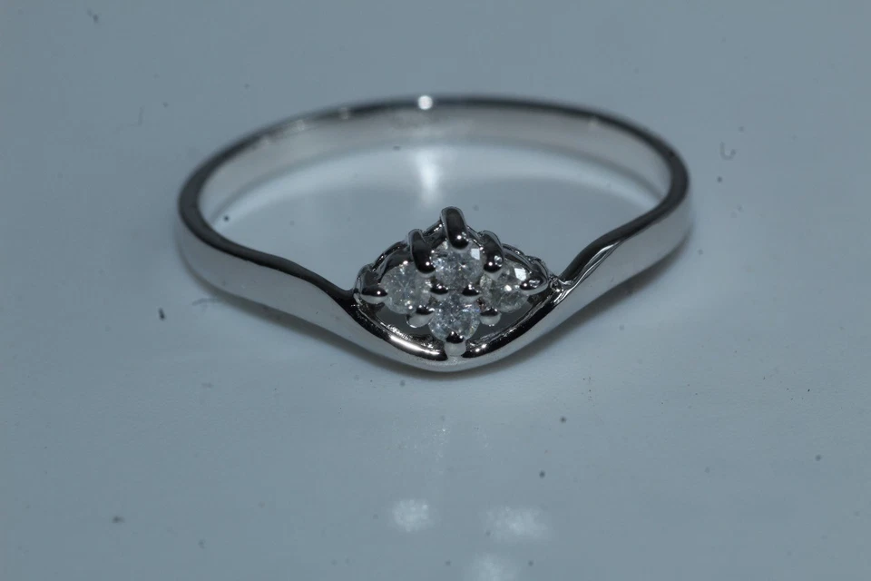 Anillo de plata estilo vintage brillante anillo con racimo de diamantes hecho a mano delicada joyería Foto 4 de 4