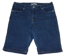 Women's Levi's Shorts Classic Bermuda Stretch Denim Tag 32 measured size 33