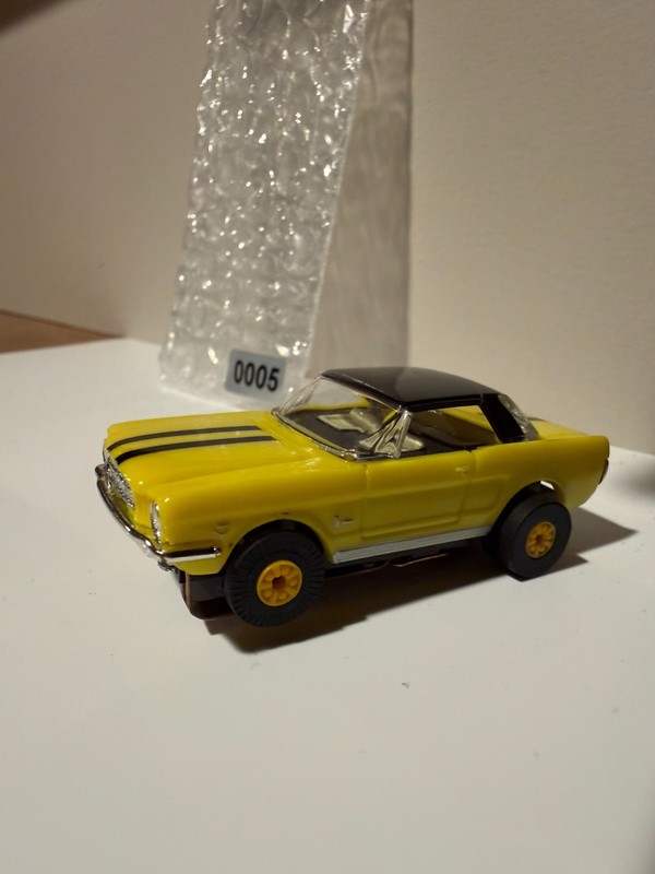 Aurora Model Motoring T-Jet HO Slot Car Ford Mustang - Yellow - Runs