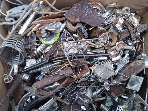 ART Scrap Metal Job Lot Gutter Finds Sculpture Art Picture Art - Picture 2 of 23