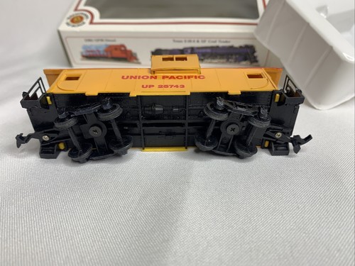 Bachman HO Scale Union Pacific UP 25743 Caboose Train + Original Box - Picture 10 of 10