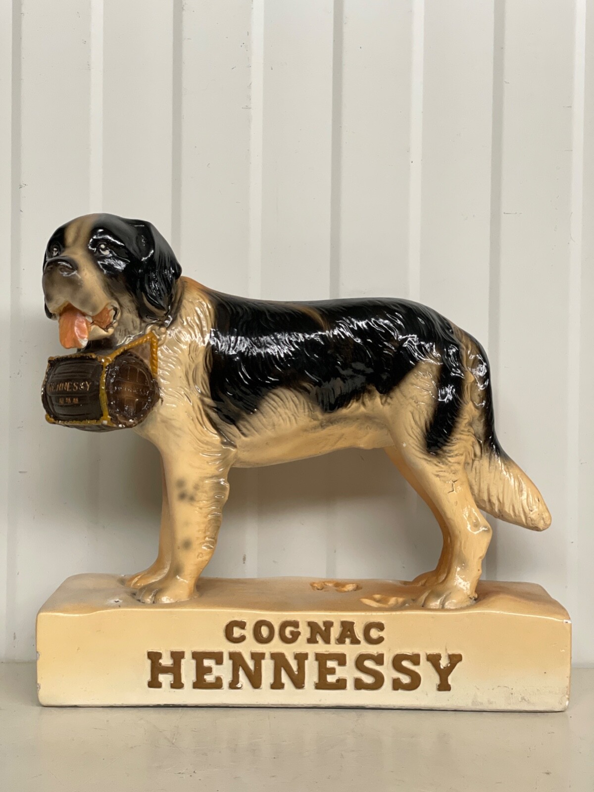 Cognac Hennessy Saint Bernard shop advertising statue - 11.22 inch wide