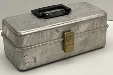 Vibtage Umco Tackle Box Model No.102A  Fishing Tackle/ Sorage Box/2Tier