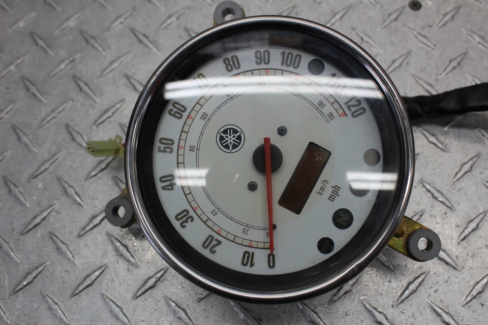 Yamaha V Star 1100 XVS1100A 2000 medidores clásicos 5 k-83500-70-00 (21.102 millas) Foto 2 de 4