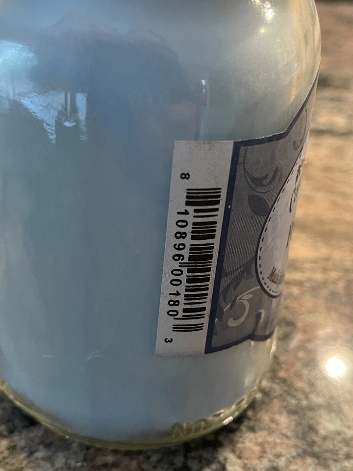  Vela perfumada de lino fresco en tarro de masón de 13 oz de Our Own Candle Company Foto 3 de 4