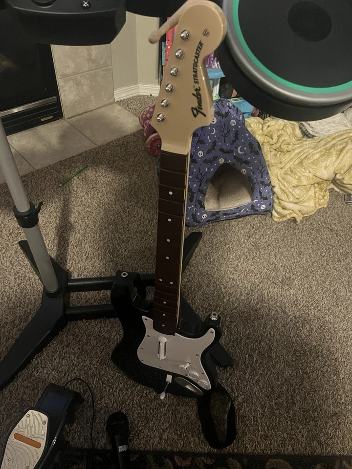 Rock Band 4 PS4 PS5 Wireless Bundle Harmonix,Fender Guitar Drums Mic Tested - Image 2 of 4