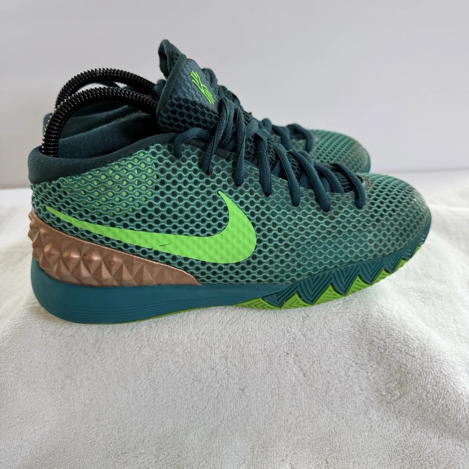 Zapatos de baloncesto Nike Youth Kyrie 1 Australia talla 6Y verde bronce 717219-333 Foto 3 de 4
