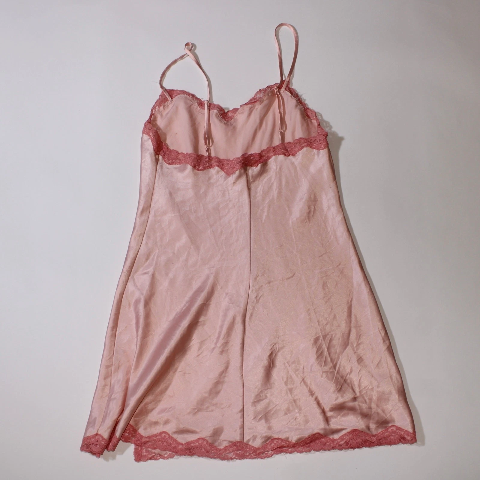 UNDERCOVER Abito Victoria's Secret rosa slip con orlo in pizzo rosa scuro e spacco taglia S