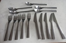 Cutlery Set Of 5 Stainless Steel Knives, Forks And Dessert Spoons.