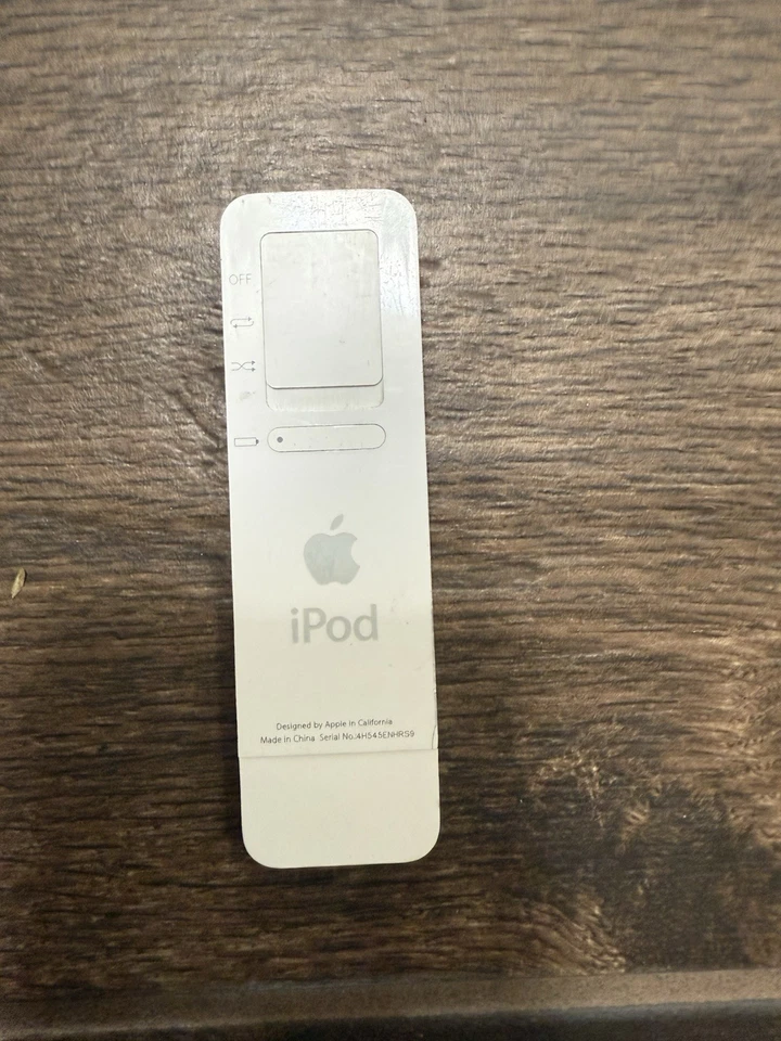 iPod Shuffle 512MB USB Music 3.5mm Apple MP3 Player TESTED WORKING! - Image 2 of 2