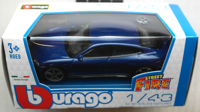 Bburago Modellauto Porsche Taycan 1:24 – Detailgetreue Nachbildung In Blau, Mit Beweglichen Türen, Ca. 20 Cm