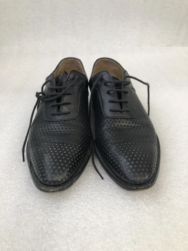 Mocasines negros perforados Moreschi para hombre hechos en Italia talla US 8 1/2, UK 7 1/2. Foto 2 de 4