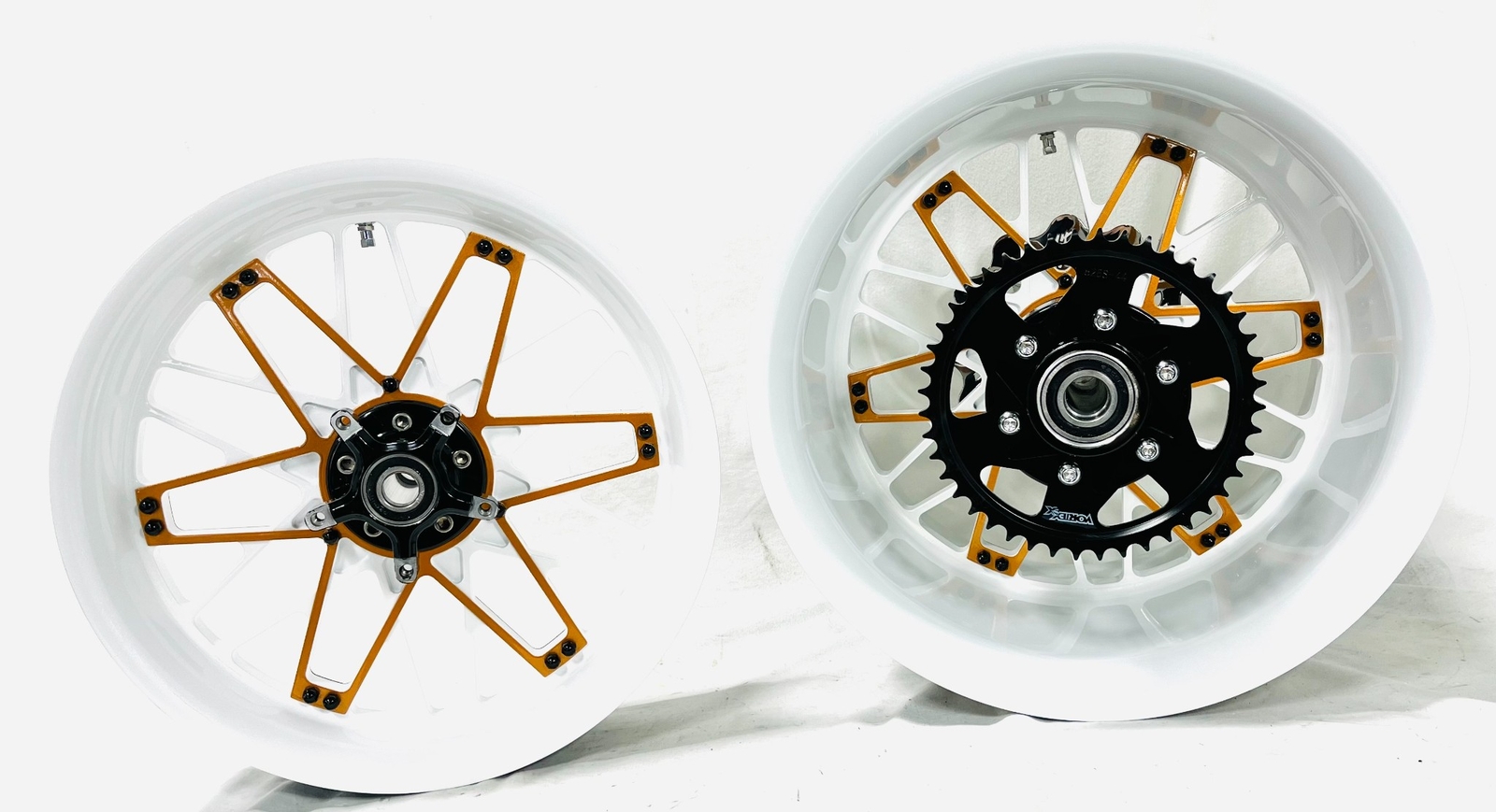HAYABUSA 330 WHITE & CUSTOM GOLD "ATOMIC" WHEELS 99-07 SUZUKI HAYABUSA