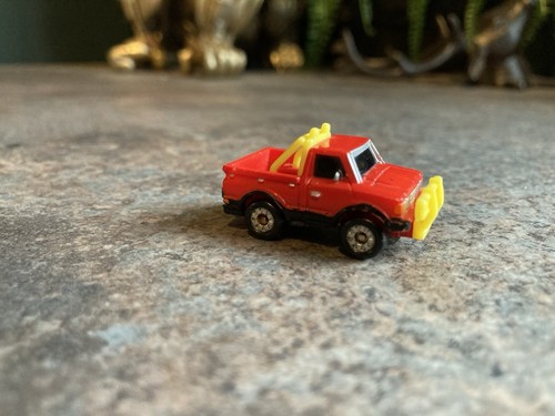 💥Micro Machines Datsun Pick Up Truck 1987 Off Road Red - Picture 8 of 9