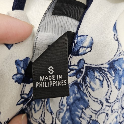 IZ Byer Bluse Damen weiß blau geometrisches Muster V-Ausschnitt ärmellos Tank Top Gr. S - Bild 5 von 12