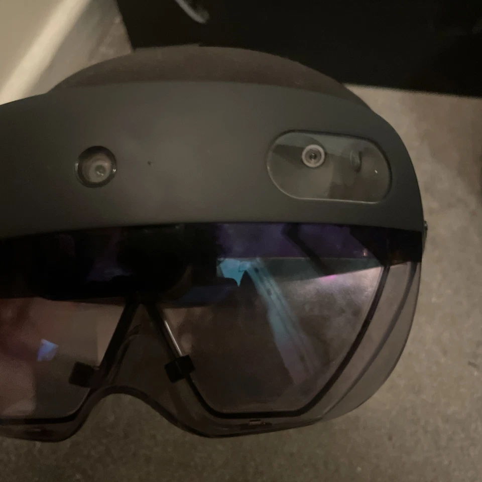 Microsoft HoloLens 2 Smart Glasses VR Headset Device - boxed - Image 3 of 4