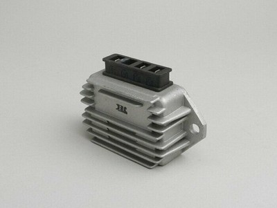 VESPA PX P125X P200E T5 EFL PK 50 - 125 NON BATTERY 12V 80W VOLTAGE REGULATOR