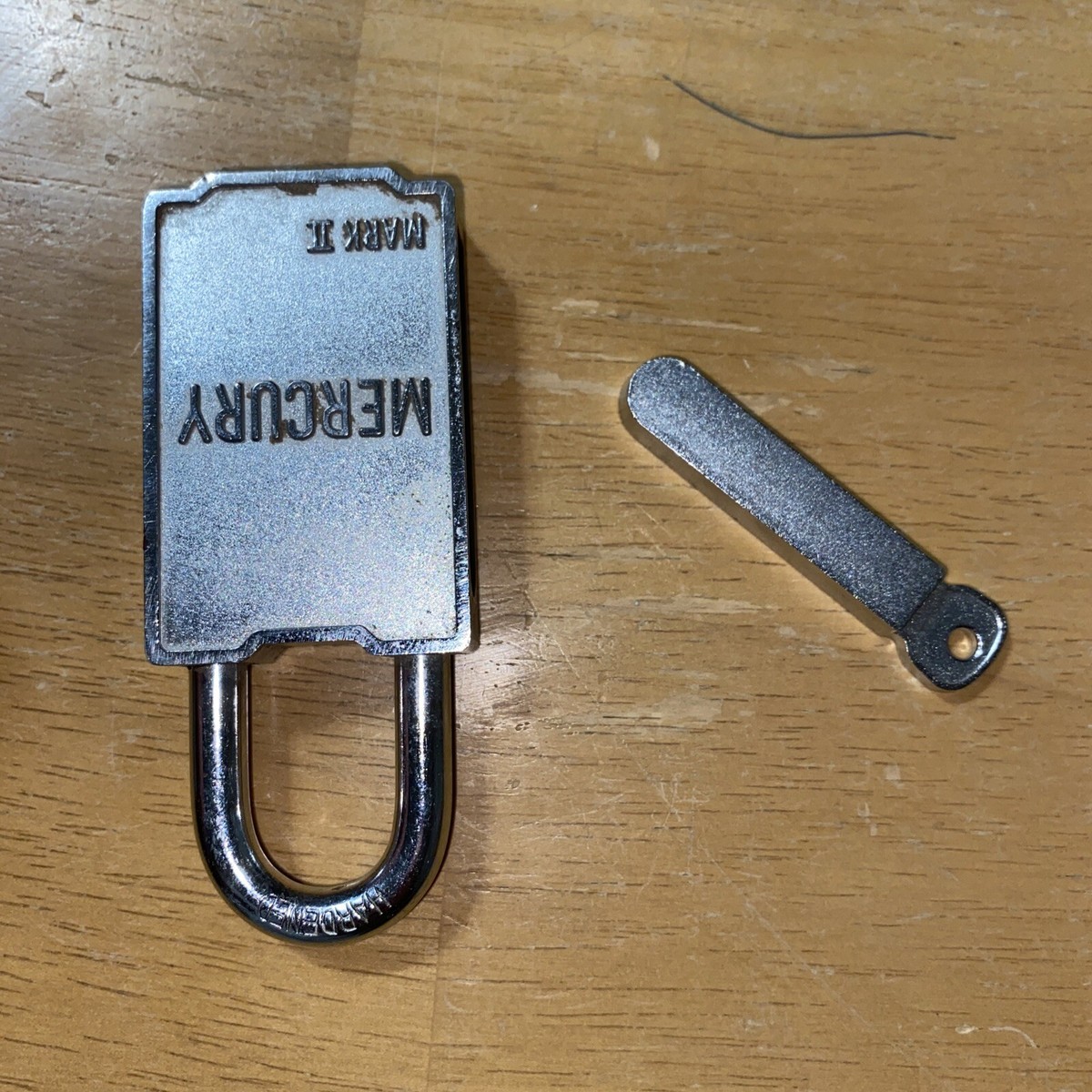 VINTAGE MERCURY MARK II MAGNETIC LOCK PADLOCK W KEY UNUSUAL LOCK