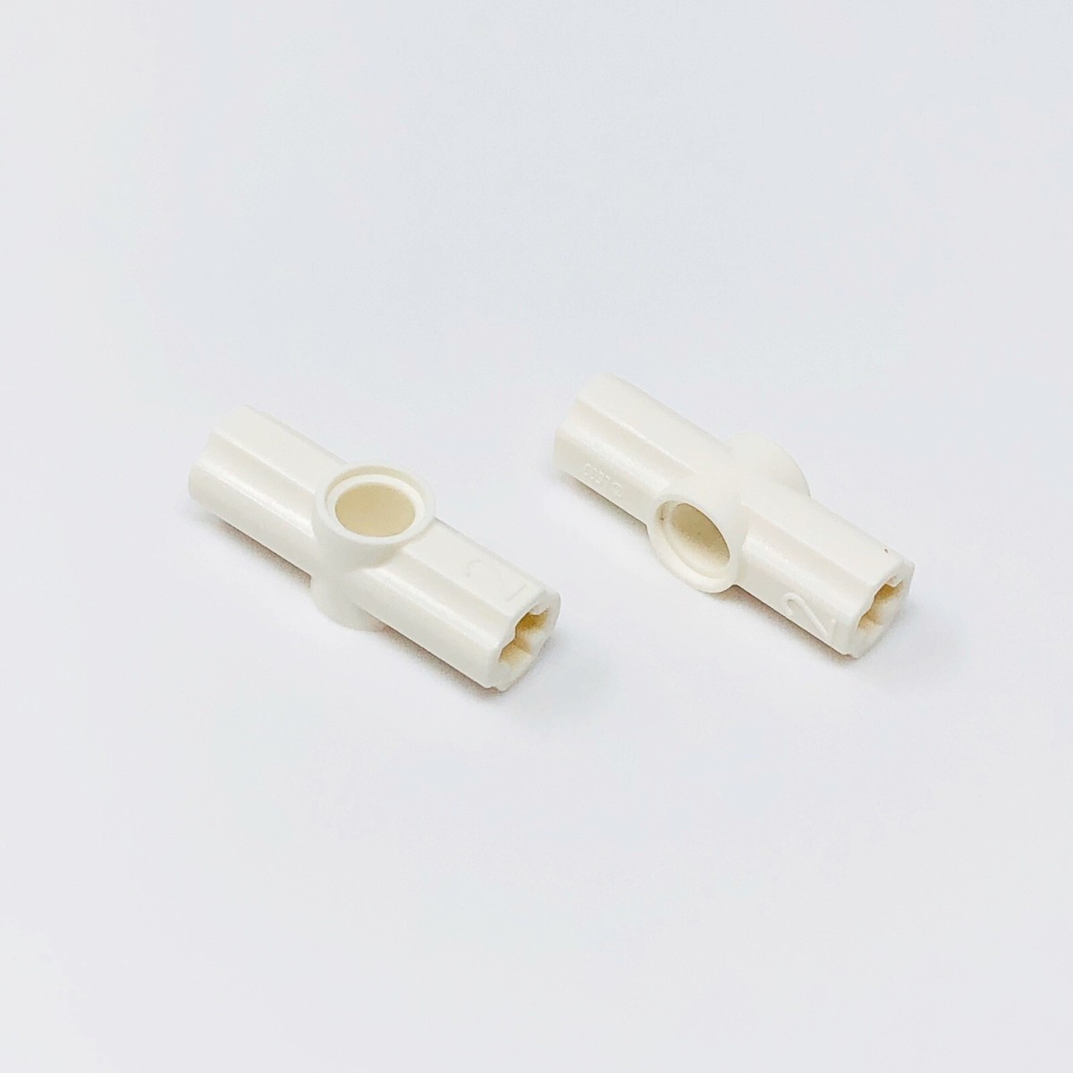 32034 LEGO Technic Axle & Pin Connector #2 - 180 Degree WHITE (2