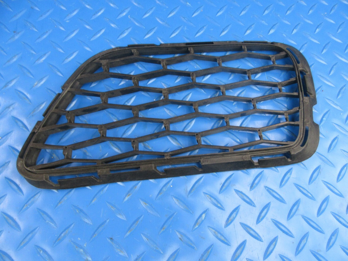  Maserati Quattroporte front bumper left & right grille #9100
