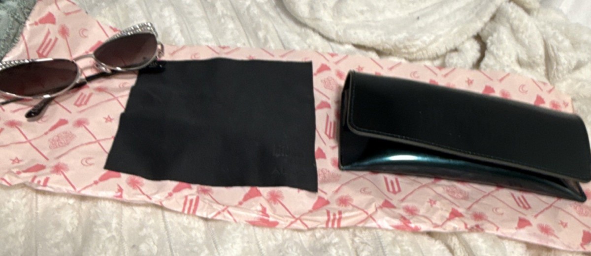 WICKED x ALDO SUNGLASSES - NWT Amazon.com: Foster Grant Wicked x Bubble of Brilliance  main image 2
