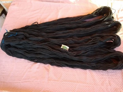 Lot de 4 écheveaux de 100 % laine neuf de couleur noir - Photo 1/4