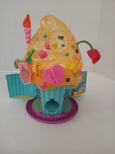 Squinkies Cupcake Surprize Bake Shop playset by Blip Toys. BAKE SHOP ONLY