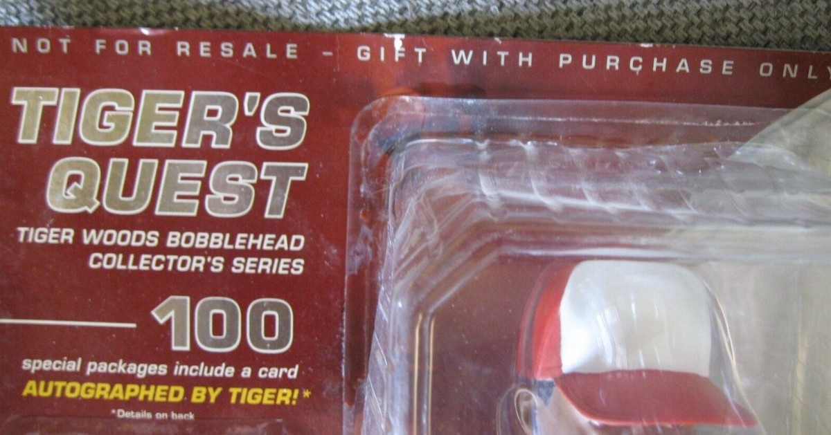 TIGER WOODS NIKE BOBBLE HEAD 2002 TIGER'S QUEST Collector's Series