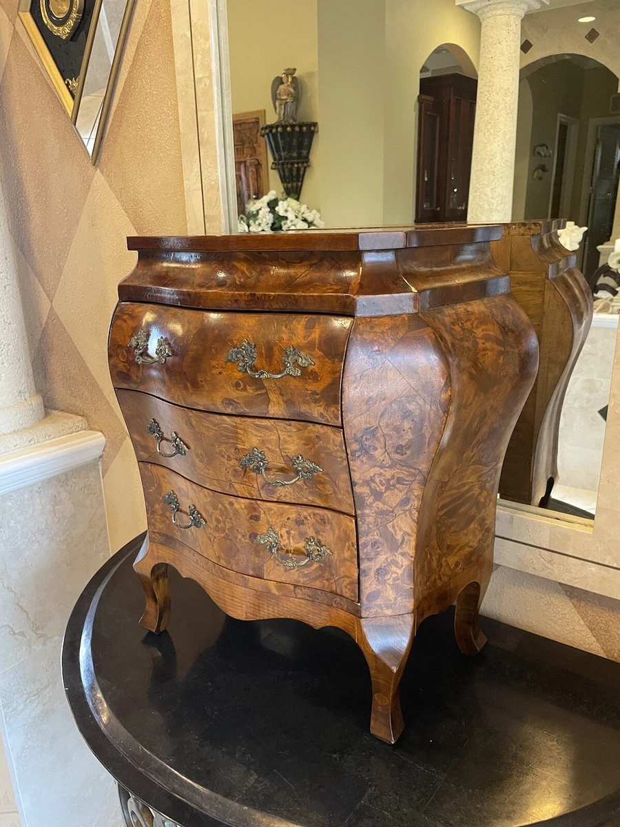 Antique on sale bombay chest