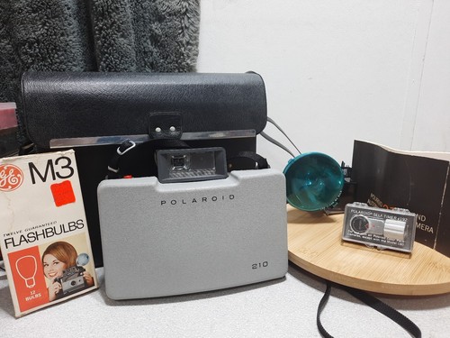 Vtg- Polaroid Automatic Land Camera 210, Hard Case, FLASH Atts. & Self ...