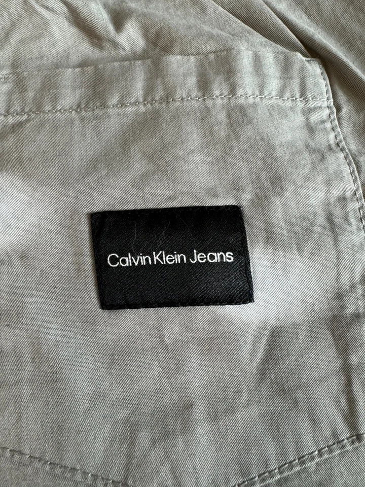 Pantalones Cortos Chinos Calvin Klein Gris Niños Talla Grande 14/16 Cordón Cintura Elástica Foto 4 de 4
