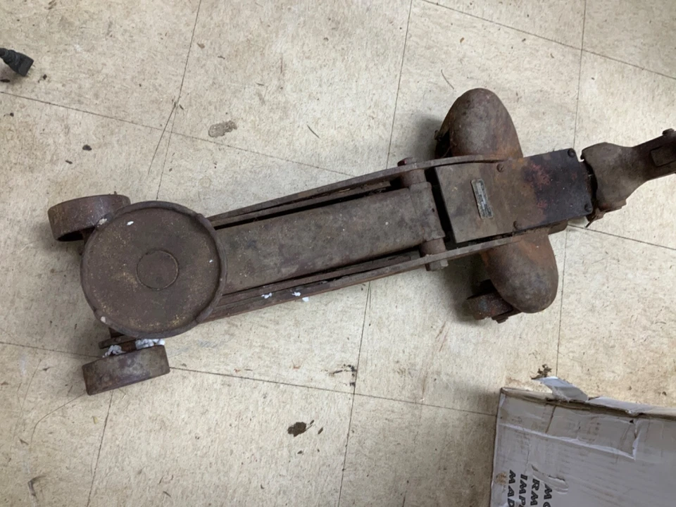 1950s Blackhawk S23 Floor Jack - Image 2 of 4