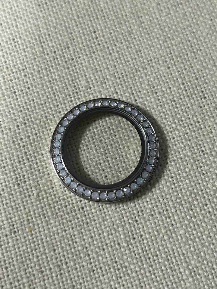 Origami Owl BZ0011 Mediano Plateado con Cristales Blanco Ópalo Girado "CARA" Solo "Nuevo" Foto 2 de 4