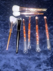 Assorted Lot of Brand New Makeup Brushes 