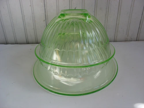 S/2 Hazel Atlas GREEN Depression glass Art Deco mixing bowls 6 1/2"  8 1/2" glow