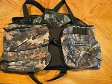 Delta Supply Hunting Gear Pack w/Built In Cushion Seat