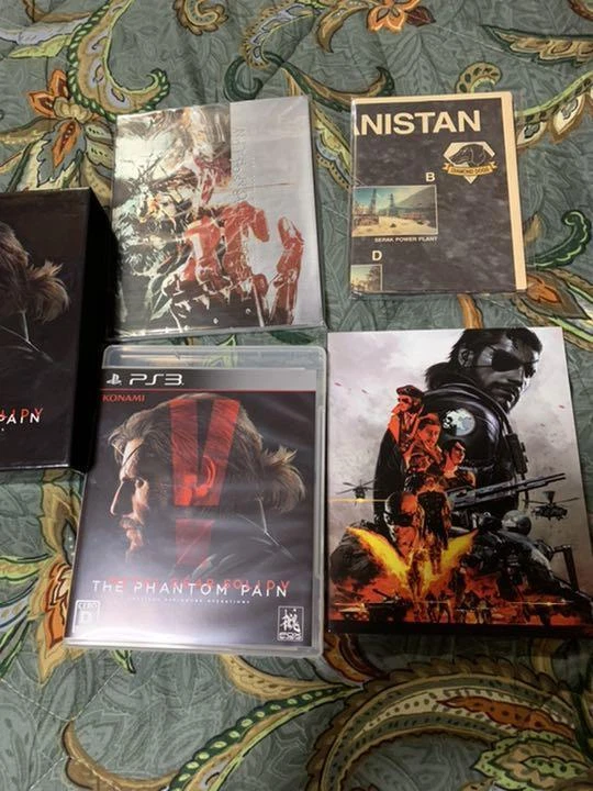 Metal Gear Solid 4 Guns of the Patriots 5 Phantom Pain Limited ver. Japan PS3 - Image 3 of 4