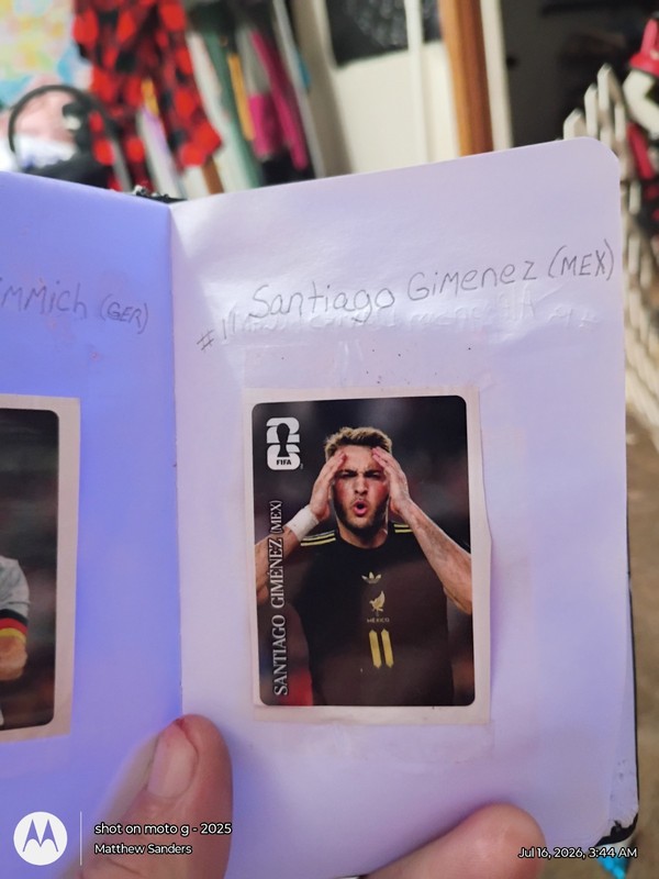 Panini FIFA World Cup Qatar 2022 Santiago Gimenez Mexico #11 Portrait Sticker