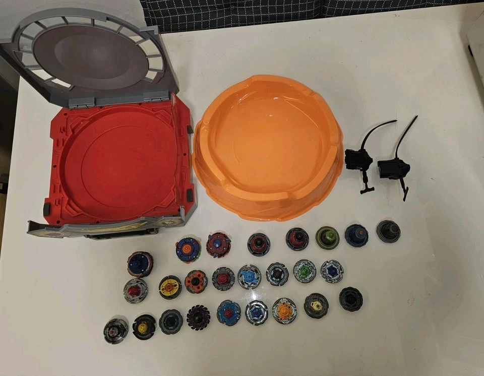 Beyblade Metal Sammlung + Arenen Hasbro  Guter Zustand - Bild 3 von 4
