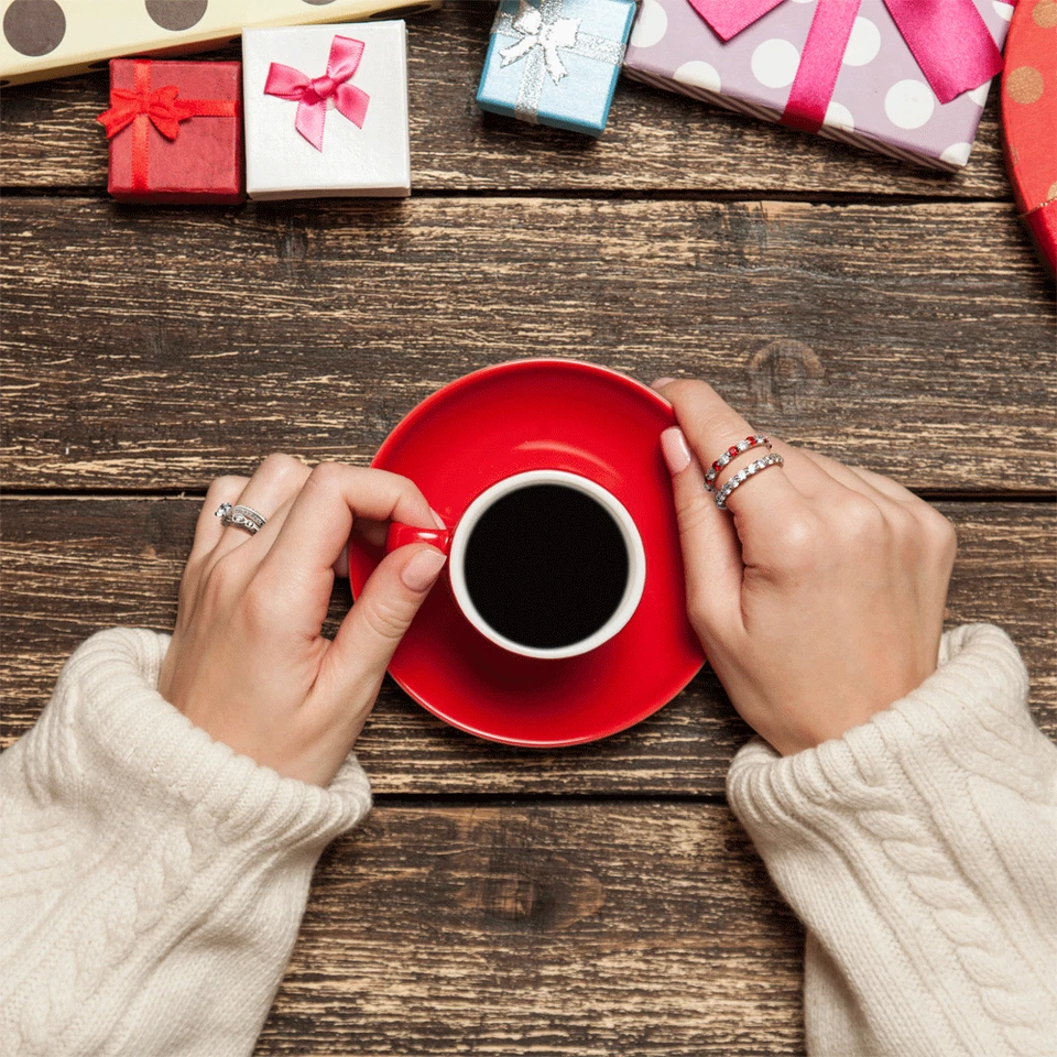 Anillo de eternidad alterno de dos tonos de circonita cúbica apilable circonita cúbica para mujeres adolescentes Foto 4 de 4