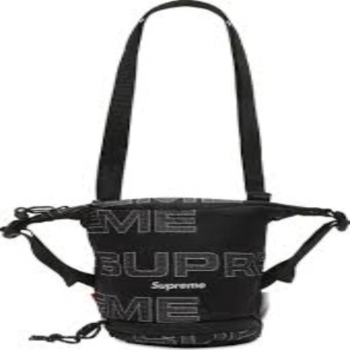 Pochette col suprême neuve (FW21) noire