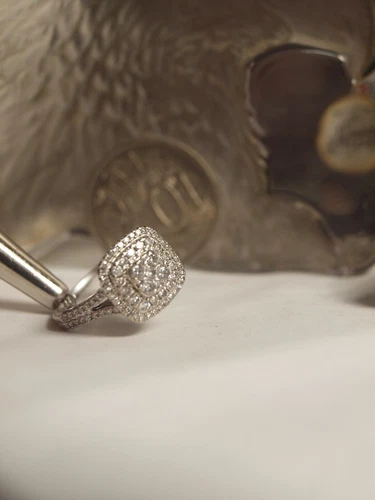 MHJ 14K WHITE GOLD LADIES NATURAL DIAMOND CLUSTER RING - TDW : 0.75 CARAT - Picture 8 of 12