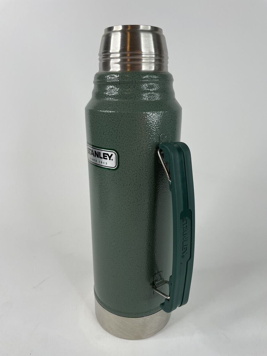 Stanley Classic Vacuum Bottle 1.1Qt, Hammertone Green Stanley Classic Vacuum Bottle 1.1Qt, Hammertone Green