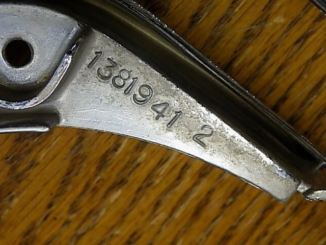 Bisel de faros Buick Wildcat 1968 Foto 4 de 4