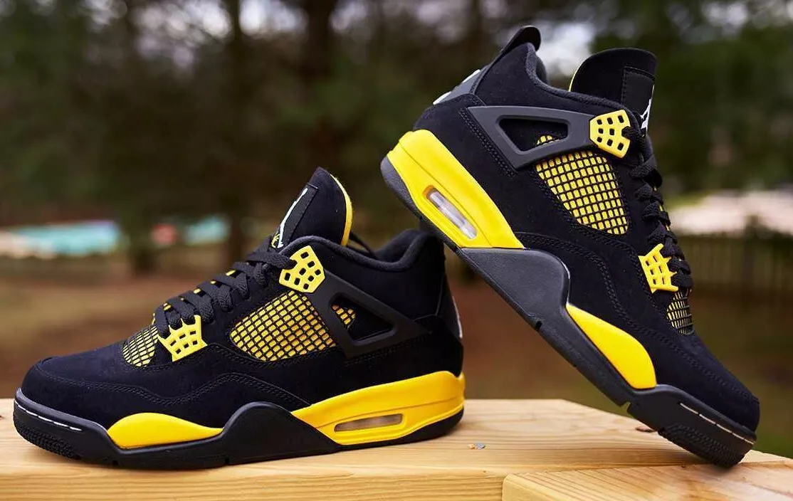 30cm Nike Air Jordan 4 Retro Thunder