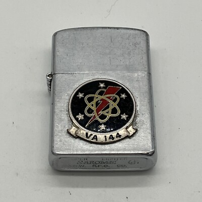 Rare US NAVY VA 144 ATTACK SQUADRON ROADRUNNERS VINTAGE SAROME SUPER LIGHTER
