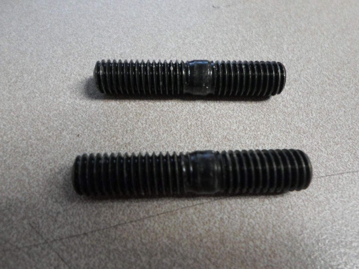 NOS Yamaha OEM Stud Bolts 04 FZ1 FZ600 95 FZR100 01-03 FZS1000