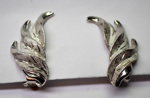 Orecchini Tiffany Bow in argento sterling misura mini