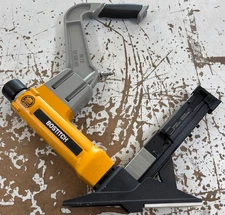 Bostitch BTFP12569 Bulldog 1.5"-2" 16 GA Pneumatic Flooring Stapler Nailer